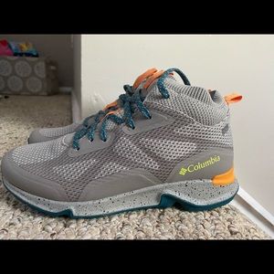 Columbia hiking sneakers